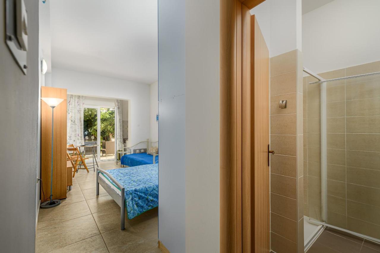 Studio Holiday Adriatic Паг Екстериор снимка