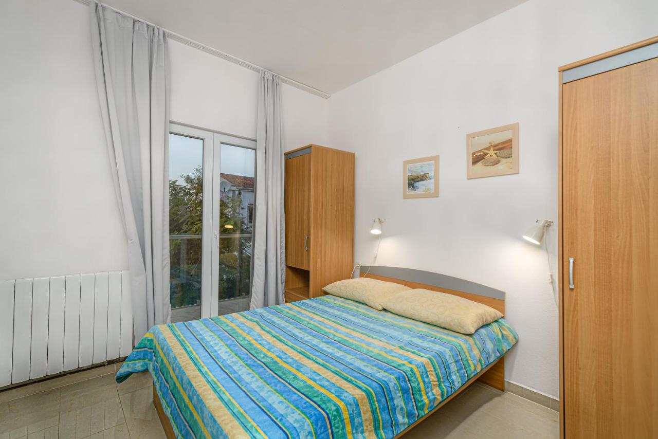 Studio Holiday Adriatic Паг Екстериор снимка