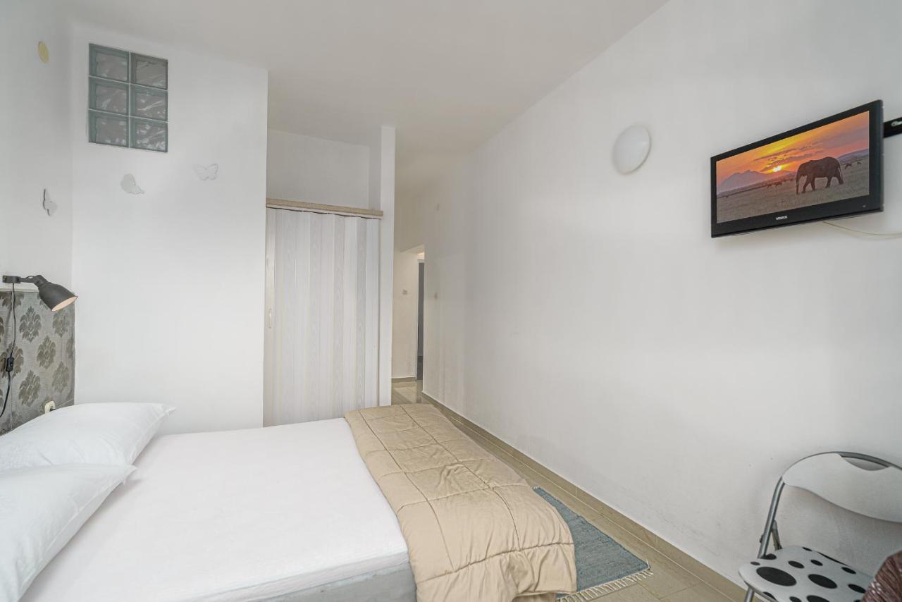 Studio Holiday Adriatic Паг Екстериор снимка