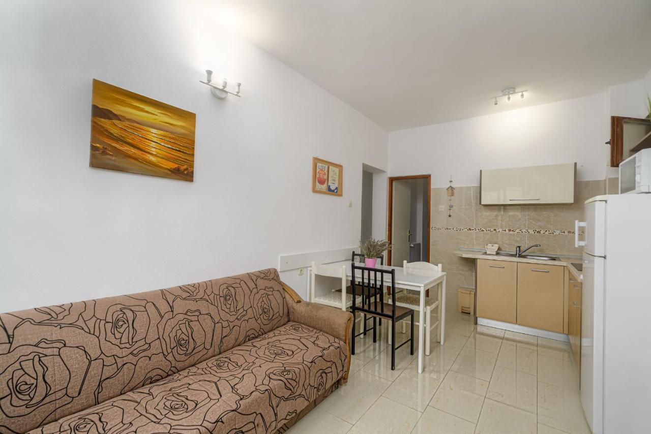 Studio Holiday Adriatic Паг Екстериор снимка