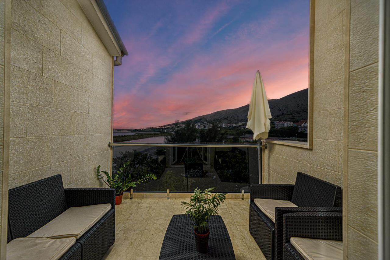 Studio Holiday Adriatic Паг Екстериор снимка