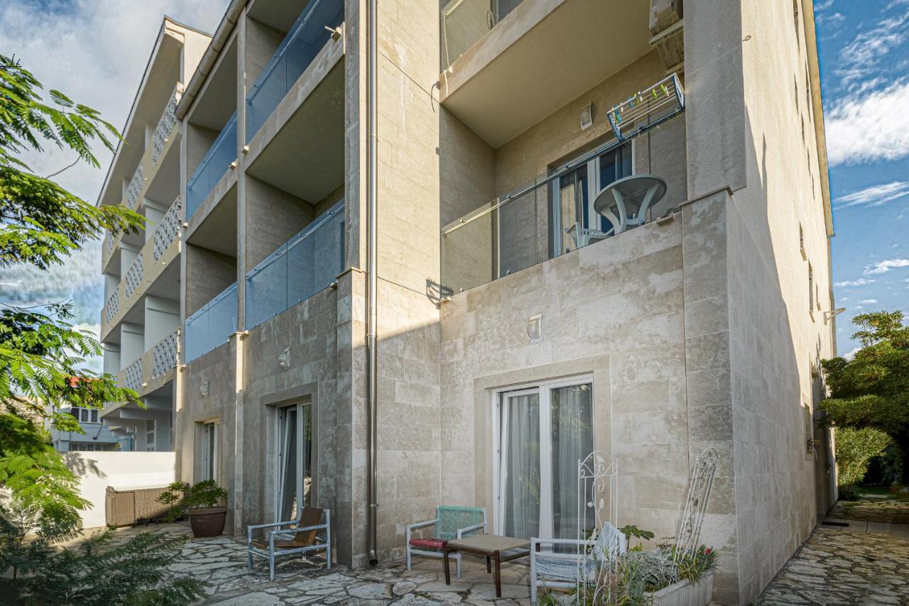 Studio Holiday Adriatic Паг Екстериор снимка